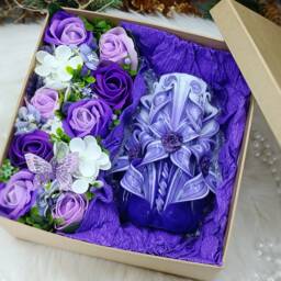 Medium Gift Box With Soap Roses & A Carved Candle Gift For Her Mother's Day Wedding Birthday Valentine's Luxury Handmade Soap Bouquet - thumbnail 2