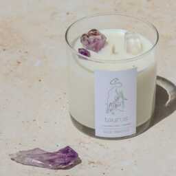 Taurus Zodiac Crystal Candle - Natural Soy Wax, Amethyst, Quartz, Egyptian Amber Fragrance - thumbnail 2