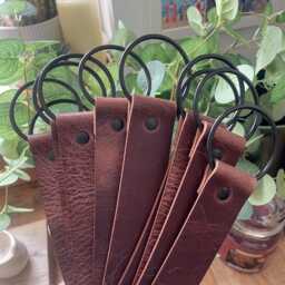 Handmade Wide Antique Brown Leather Curtain Tie Back Thick O-Ring 38mm Wide - Single - thumbnail 4