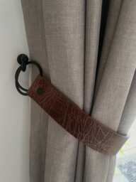 Handmade Wide Antique Brown Leather Curtain Tie Back Thick O-Ring 32mm Wide - Single - thumbnail 1