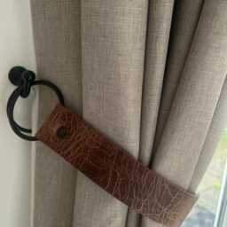 Handmade Wide Antique Brown Leather Curtain Tie Back Thick O-Ring 32mm Wide - Single - thumbnail 2