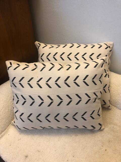 Arrows - 2 Pairs Pillows - image 1