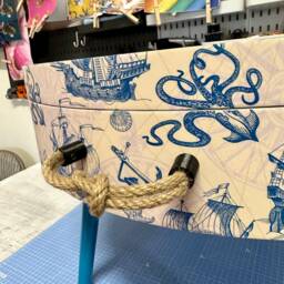 Round Coffee Table , Nautical Sea Design, Blue, Teal & Cream. Boat Decor. Table, Lift Off Top With Storage . End Lounge - thumbnail 4