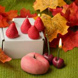 strawberry Candles Handmade Soy Wax Fruit Toppers - thumbnail 2