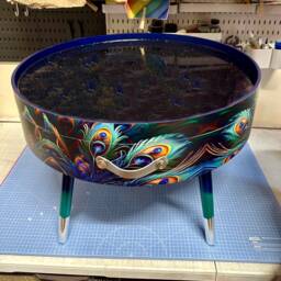 Round Coffee Table , Peacock Design, Blue, Teal Turquoise Feathers. Navy Glitter . Table, Lift Off Top For Storage. End Lounge - thumbnail 2