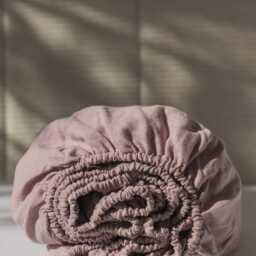 Linen Fitted Sheet in Dusty Rose. Pink - thumbnail 2