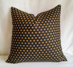 Perfect Fluer Print Pillow Cover, 16x16 Decorative Pillow, Toss Home Decor, Summer, Spring Black - thumbnail 1