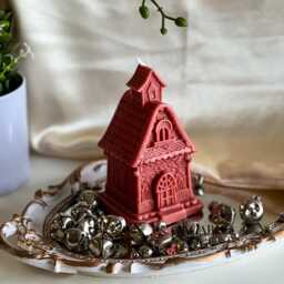 Whimsical Gingerbread House Scented Candle - Christmas Charm Handmade Gift Warming Gift Candle - thumbnail 3