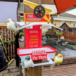 Arsenal Fan Bird Feeder Gunners Feeding Station - Quirky Garden Decor Wild Seed Tray Gift For North London Soccerfan - thumbnail 3