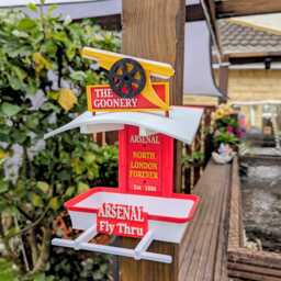 Arsenal Fan Bird Feeder Gunners Feeding Station - Quirky Garden Decor Wild Seed Tray Gift For North London Soccerfan - thumbnail 2
