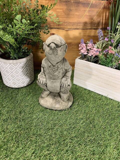 stone Garden Cricket Wicket Keeper Gift Cricketer Concrete Ornament - image 1