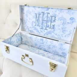 Luxury Keepsake Chest Storage Elegant Bridal Box With Embroidery Name Custom Wedding Trunk Organizer Large Memory Vault For Dress - thumbnail 1