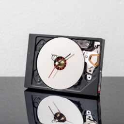 Hard Drive Clock, Computer Geek Gift, It Corporate Or Company Recycled Parts Desk Decor - thumbnail 3