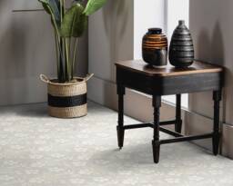 Minimalistic Japandi Hibiscus Pattern Vinyl Flooring, Beige Luxury White Nursery Flowers Office Decor, Art Floor - thumbnail 1