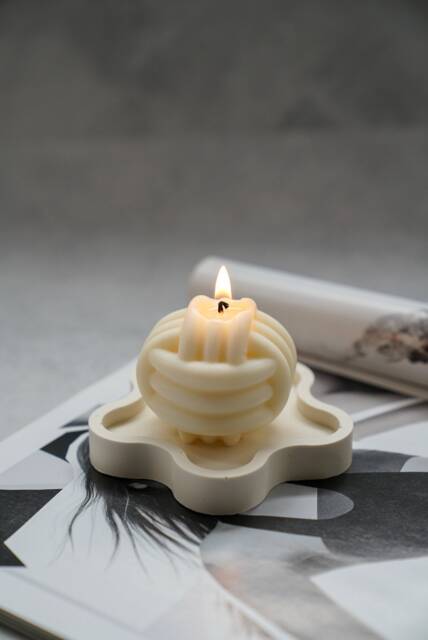 Handmade Knot Shape Soy Wax Candles - image 1