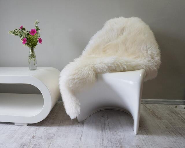 "Regular Sheepskin White Throw Genuine Leather Sheep Skin 46 ""x 28" - image 1