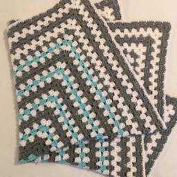 Handmade Crochet Baby Blanket Gender Neutral Acrylic Yarn - thumbnail 4