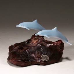 Dolphin Duo Sculpture By John Perry 5 Inches Long Airbrushed On Burlwood Base - thumbnail 3