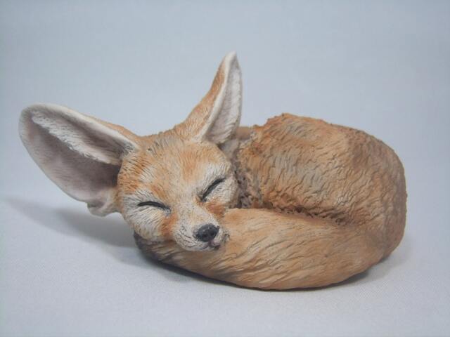 Fennecfox Figurine No. 2 - image 1