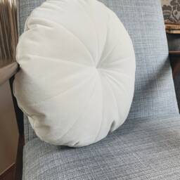 2 Velvet Round Cushion For Susan, Off White, Cushion - thumbnail 3