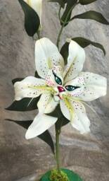 "Alice in Wonderland - Non Talking Flowers ""White Tiger Lily" - thumbnail 3