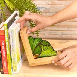 stained Glass Ginkgo Leaf Bookends With Oak Wood Base - Handmade Green D??cor For Shelves, Office, Or Gift - thumbnail 3