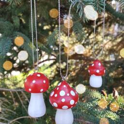 Hand-Painted Wood Mushroom Ornaments, Unique Christmas Ornaments Red Spotted, Set Of 5 - thumbnail 2