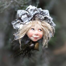 Pixie Girl Nele Handmade Decoration, Zapfenkind - thumbnail 2