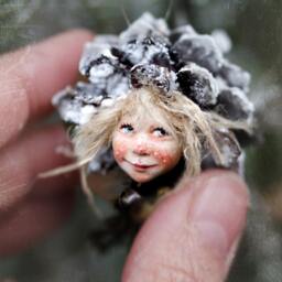 Pixie Girl Nele Handmade Decoration, Zapfenkind - thumbnail 3