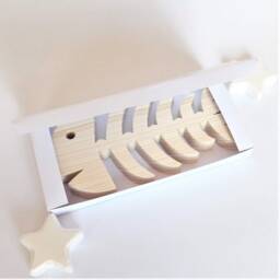 Soap Dish, Small Fishbone Trivet in Natural Spruce Wood. Cut With A Scroll Saw Following The Outline - thumbnail 3