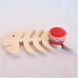Soap Dish, Small Fishbone Trivet in Natural Spruce Wood. Cut With A Scroll Saw Following The Outline - thumbnail 4