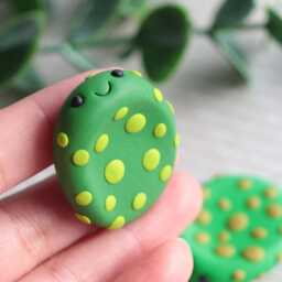 Green Polymer Clay Worry Stone With Texture, Anxiety Relief Fidget Buddy - thumbnail 3