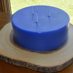 Custom Hand Poured 8 Inch Candle With Multi Wicks - thumbnail 2