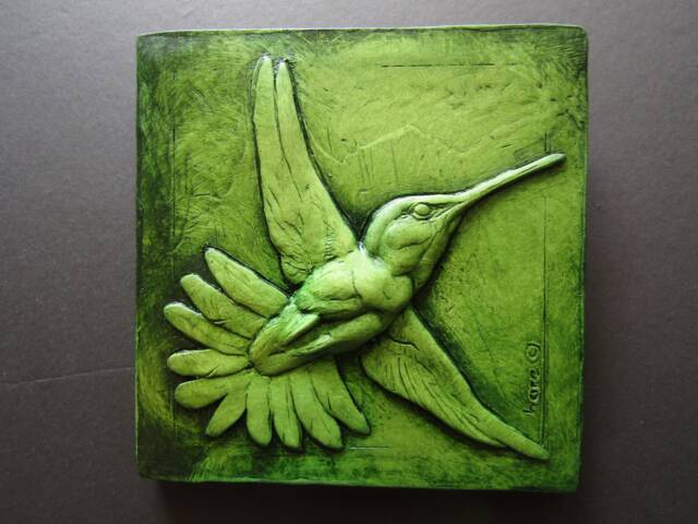 Lifesize Hummingbird in Flight Concrete Art Tile - image 1