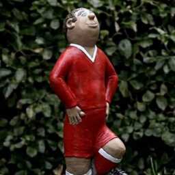 Football Player Statue Concrete Athlete Sculpture Soccer Garden Decoration Sports Lover Gift Outdoor Man Ornament Fan - thumbnail 2