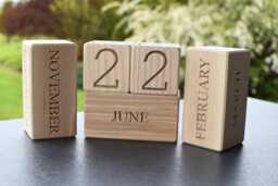 Wood Calendar Blocks Perpetual Table Desk Organizer Christmas Gift Back To School - thumbnail 1