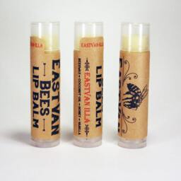 Gift Box With 100% Beeswax Skep Beehive Candle, 2 X Lip Balms, Gardeners Moisturizing Salve - thumbnail 3