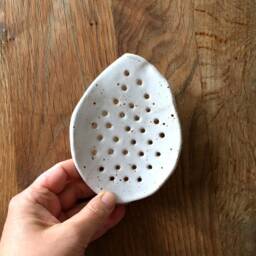 Handmade White Clay Soap Dish Farmhouse Stoneware Bowl With Drain - thumbnail 2