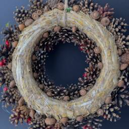 Woodland Christmas Wreath Natural Pine Cones, Acorns & Cinnamon - thumbnail 2