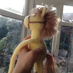 Crochet Horse Curtain Tie Back, Nursery Decor - thumbnail 3