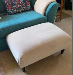 Plush Velvet Ottoman Footstool - Black Wood Legs, Modern Farmhouse Style - 90x46x37cm