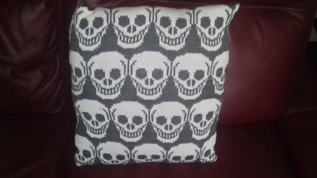 "Handmade Knitted ""Skulls"