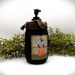 Grubby Americana Hand Soap Dispenser, Mason Jar Pump & Primitive Crows & Bee Skep, Country Bathroom Dispenser - thumbnail 3