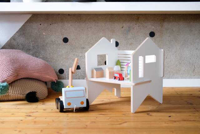 Plywood Kids' Chair/Dollhouse Shelf - image 1