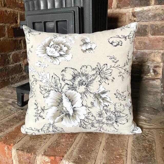 304. Handmade Black & White Flowers Linen Cotton Blend Cushion Cover.various Sizes - image 1