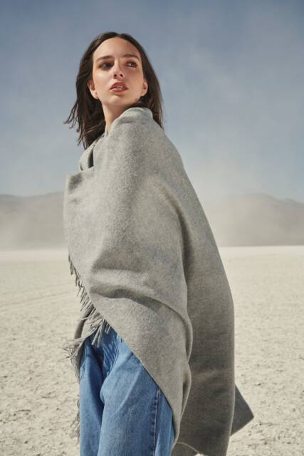 Classic Light Alpaca Blankets, Soft Premium Blankets - image 1