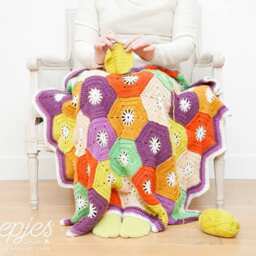 Vintage Inspired Crochet Baby Blanket Merino Wool Hexagon Heirloom - thumbnail 2