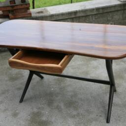 Desk - thumbnail 3