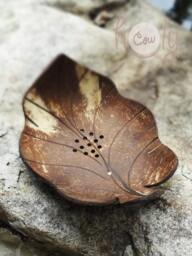 Hand Carved Coconut Shell Leaf Soap Dish, Eco Friendly Saver - thumbnail 4