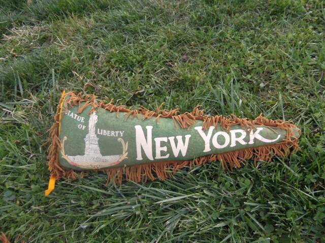 Vintage New York Pennant Pillow Statue Of Liberty Souvenir Fringe Handmade Usa(W-T-Gr - image 1